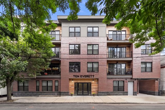 10-16 Everett St 402, Boston, MA 02128