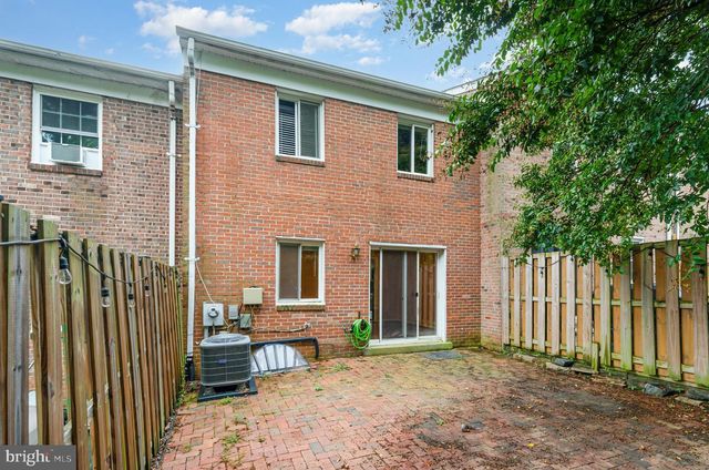 7432 LARNE LN, Lorton, VA 22079