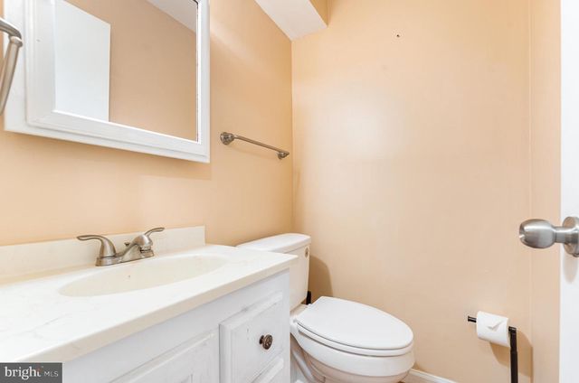 7432 LARNE LN, Lorton, VA 22079