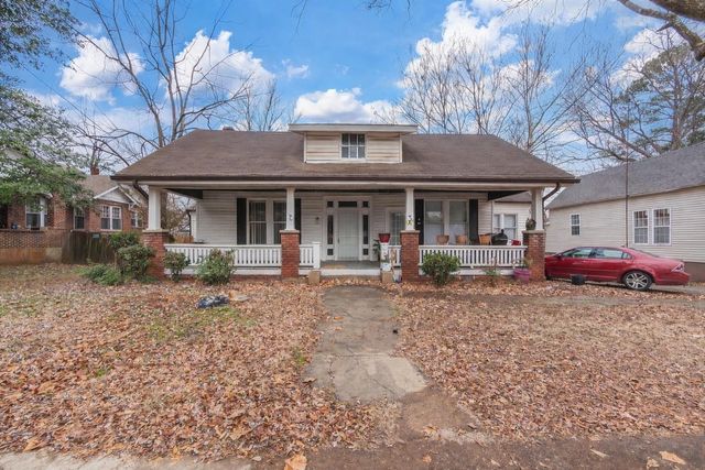 203 S Fairgrounds St, Jackson, TN 38301