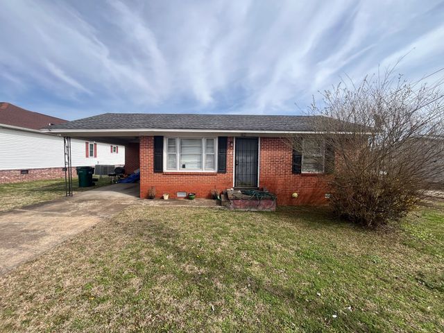 203 S Fairgrounds St, Jackson, TN 38301