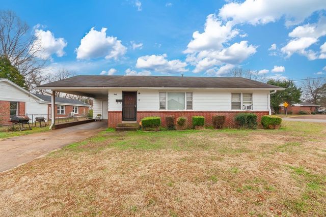 203 S Fairgrounds St, Jackson, TN 38301