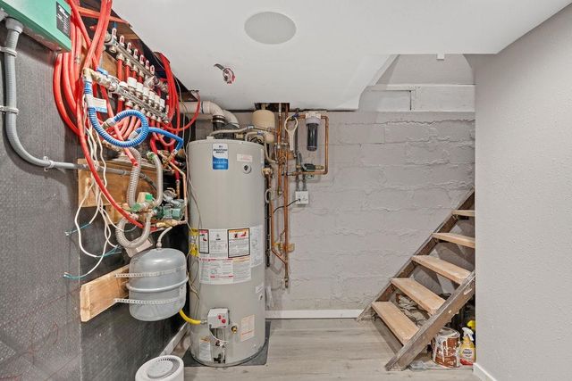 6128 N Wall St, Spokane, WA 99205