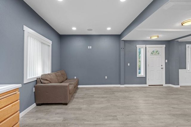 6128 N Wall St, Spokane, WA 99205