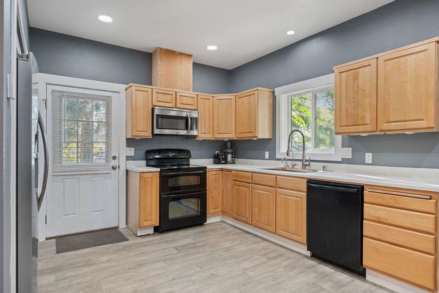 6128 N Wall St, Spokane, WA 99205