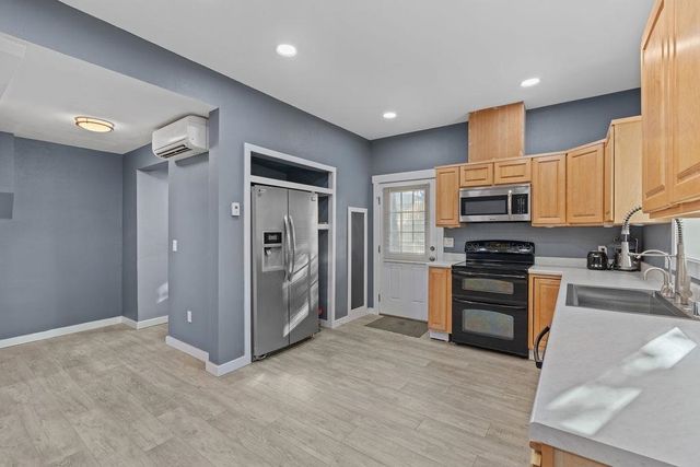 6128 N Wall St, Spokane, WA 99205