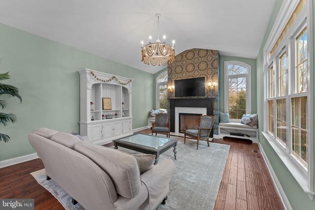 1054 W KING RD, Malvern, PA 19355