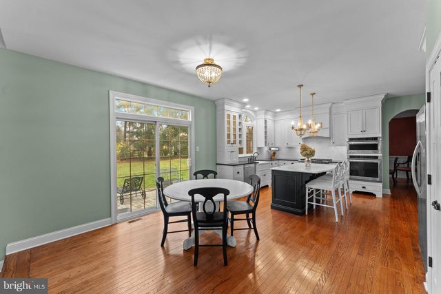 1054 W KING RD, Malvern, PA 19355