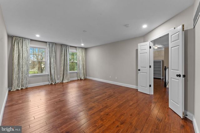 1054 W KING RD, Malvern, PA 19355