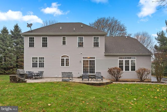 1054 W KING RD, Malvern, PA 19355