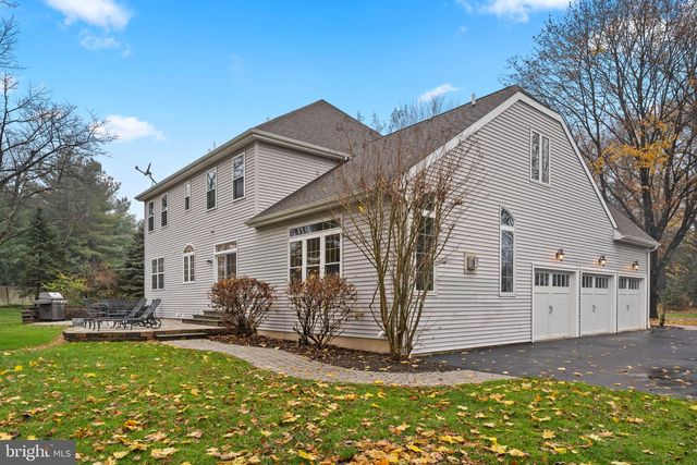 1054 W KING RD, Malvern, PA 19355