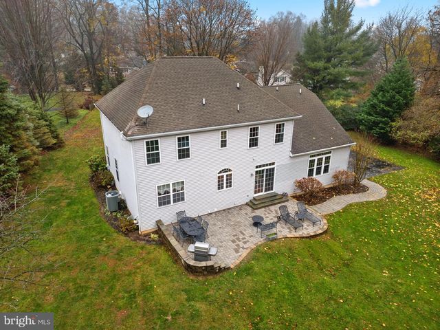 1054 W KING RD, Malvern, PA 19355