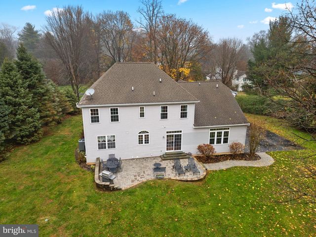 1054 W KING RD, Malvern, PA 19355