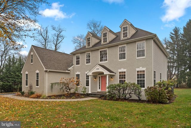 1054 W KING RD, Malvern, PA 19355