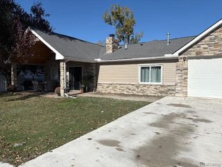 21230 Vreeland Road, Woodhaven, MI 48183