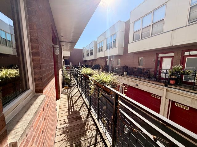 1234 W Monroe Street 7, Chicago, IL 60607