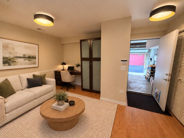 1234 W Monroe Street 7, Chicago, IL 60607