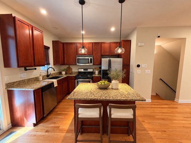 1234 W Monroe Street 7, Chicago, IL 60607