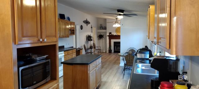 1887 Suavez Drive, Lillian, AL 36549