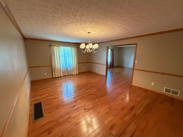 389 W 1st Street, Ceredo, WV 25507