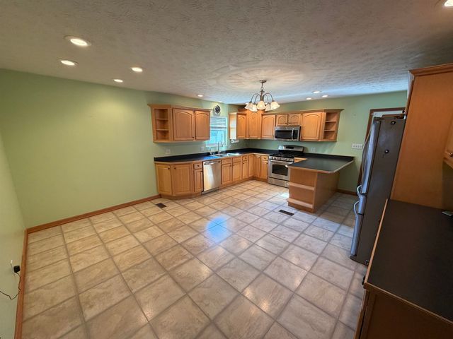 389 W 1st Street, Ceredo, WV 25507