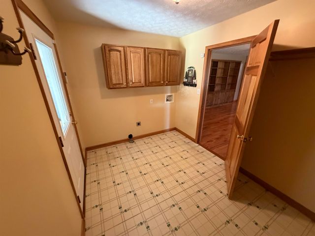 389 W 1st Street, Ceredo, WV 25507