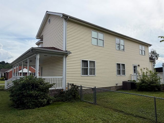 389 W 1st Street, Ceredo, WV 25507