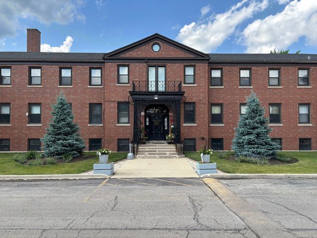 9346 Landings Lane 303, Des Plaines, IL 60016