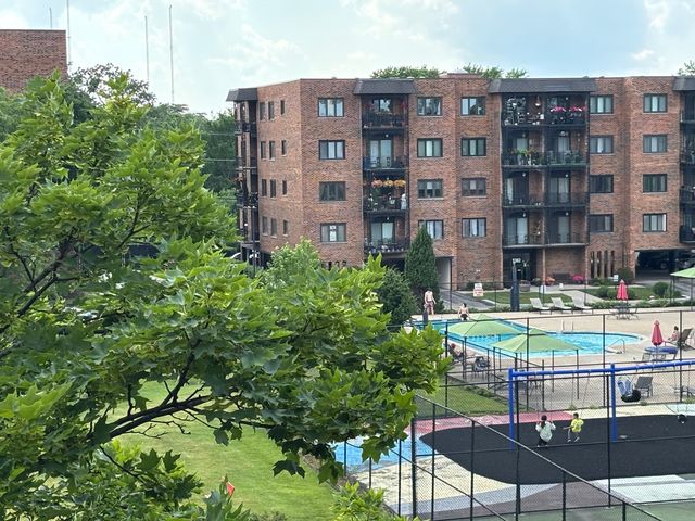 9346 Landings Lane 303, Des Plaines, IL 60016