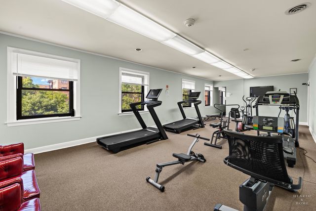 9346 Landings Lane 303, Des Plaines, IL 60016
