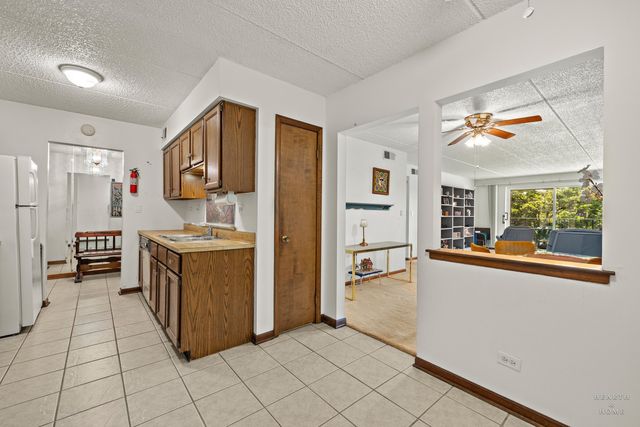 9346 Landings Lane 303, Des Plaines, IL 60016