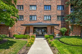 9346 Landings Lane 303, Des Plaines, IL 60016