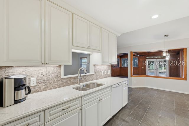 30 Sugaree Dr, Bluffton, SC 29910