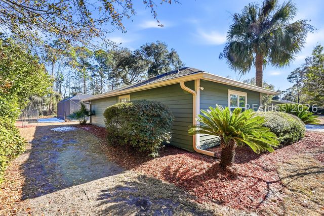 30 Sugaree Dr, Bluffton, SC 29910
