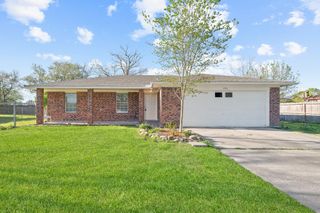 2414 Camillia Street, Highlands, TX 77562