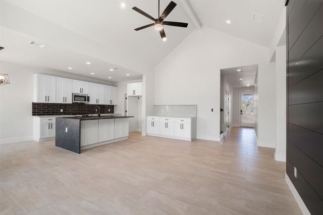 113 Eaglenest CT, Smithville, TX 78957