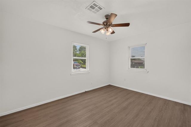 1270 N 1st Street, Harrah, OK 73045