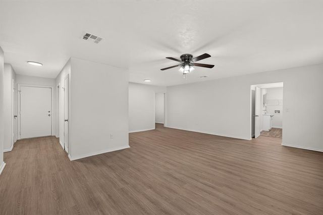 1270 N 1st Street, Harrah, OK 73045