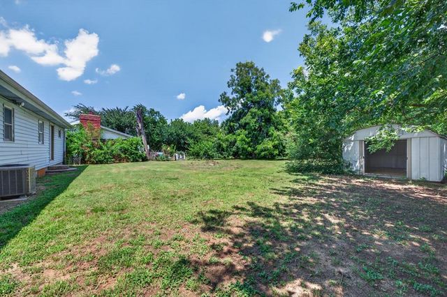 1270 N 1st Street, Harrah, OK 73045