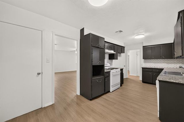 1270 N 1st Street, Harrah, OK 73045