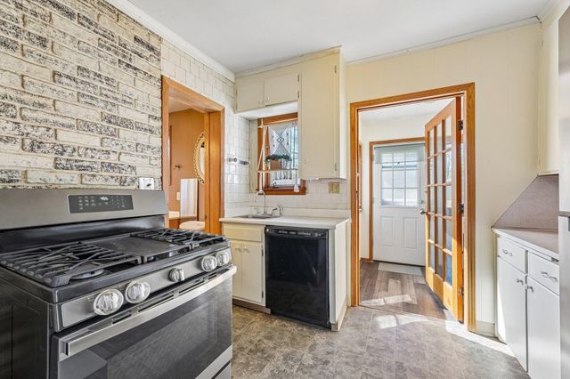 1158 Lawson Avenue E, Saint Paul, MN 55106