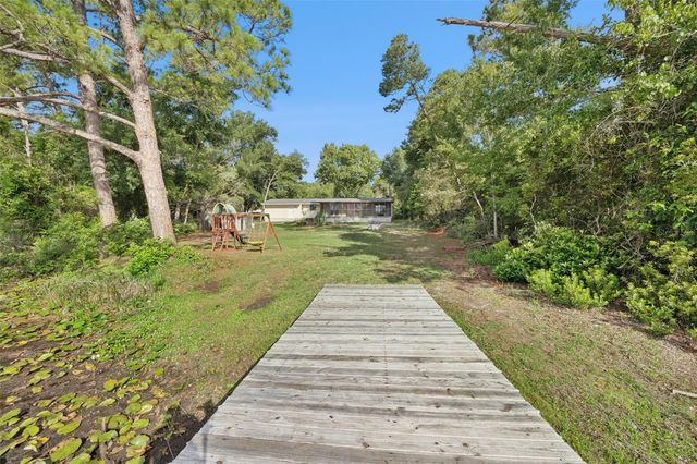 42146 PINE VALLEY DRIVE, Paisley, FL 32767
