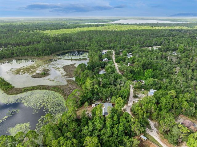 42146 PINE VALLEY DRIVE, Paisley, FL 32767