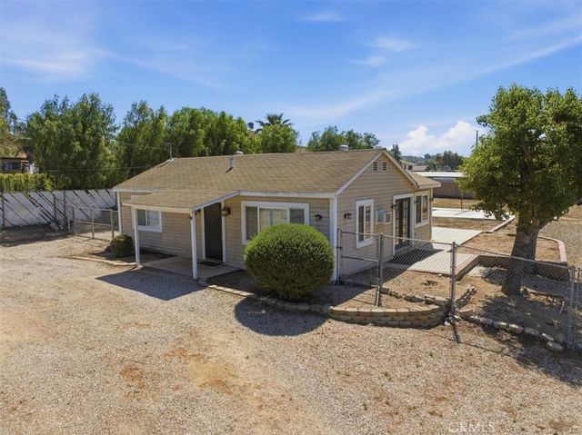 936 2nd, Norco, CA 92860