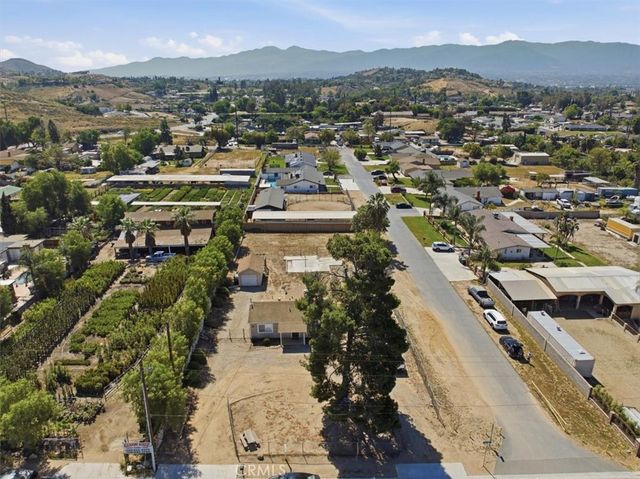 936 2nd, Norco, CA 92860