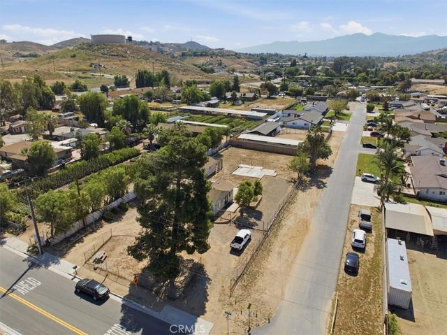 936 2nd, Norco, CA 92860