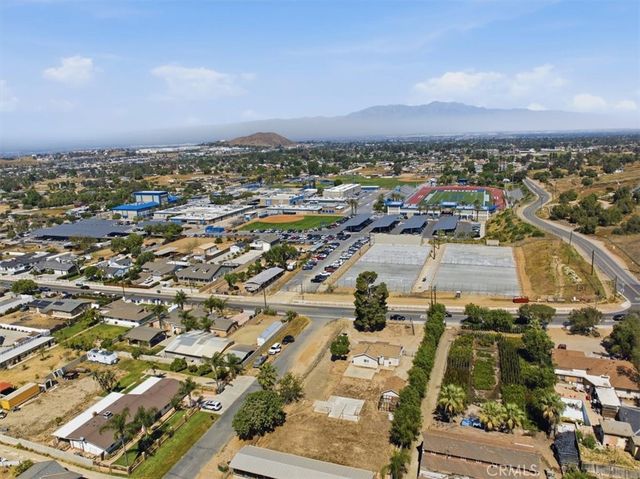 936 2nd, Norco, CA 92860