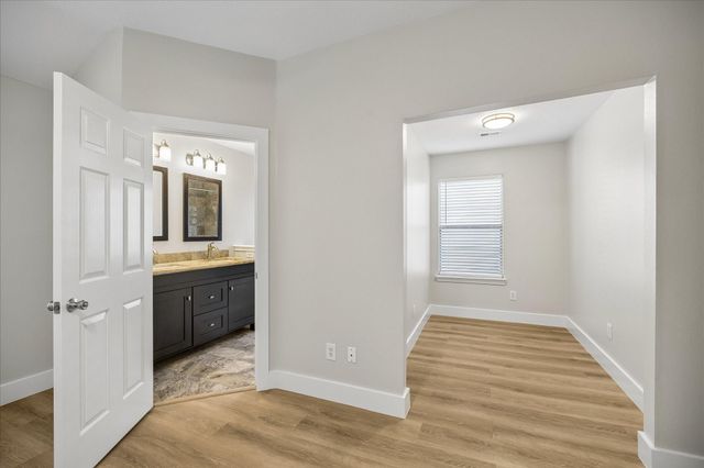 90 N Walden Elms Circle, Spring, TX 77382