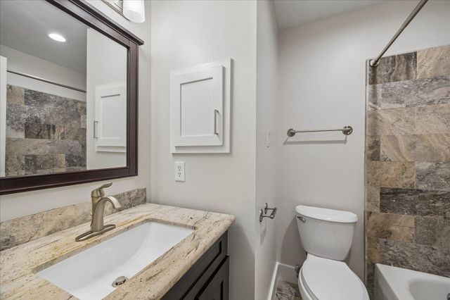 90 N Walden Elms Circle, Spring, TX 77382