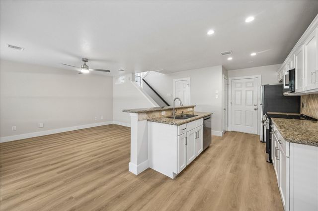 90 N Walden Elms Circle, Spring, TX 77382